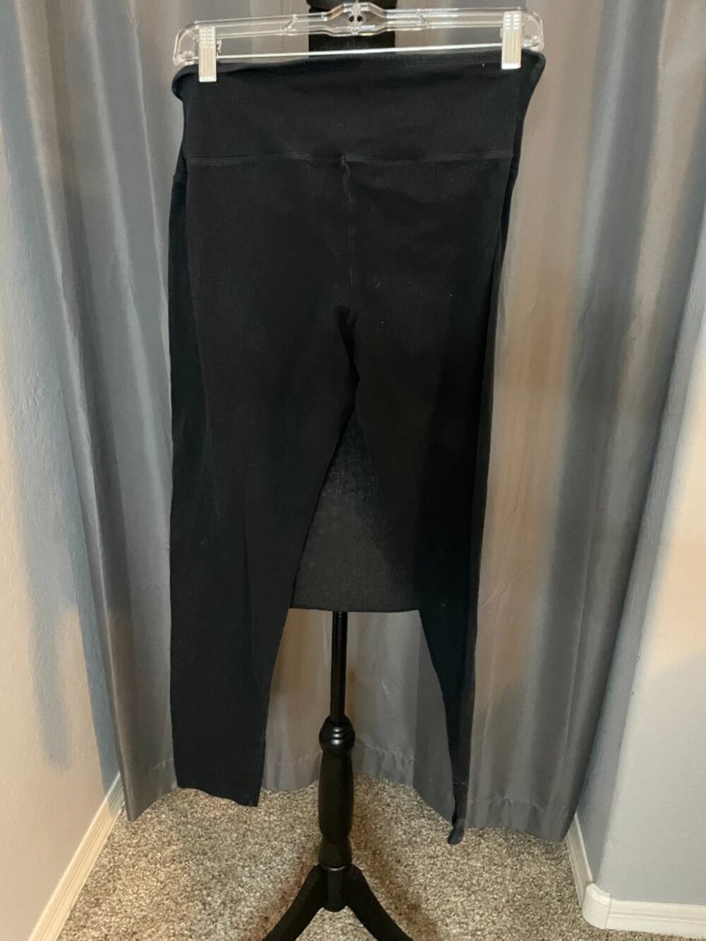 86.  Yummie Women's Black Leggings, Size L, EUC